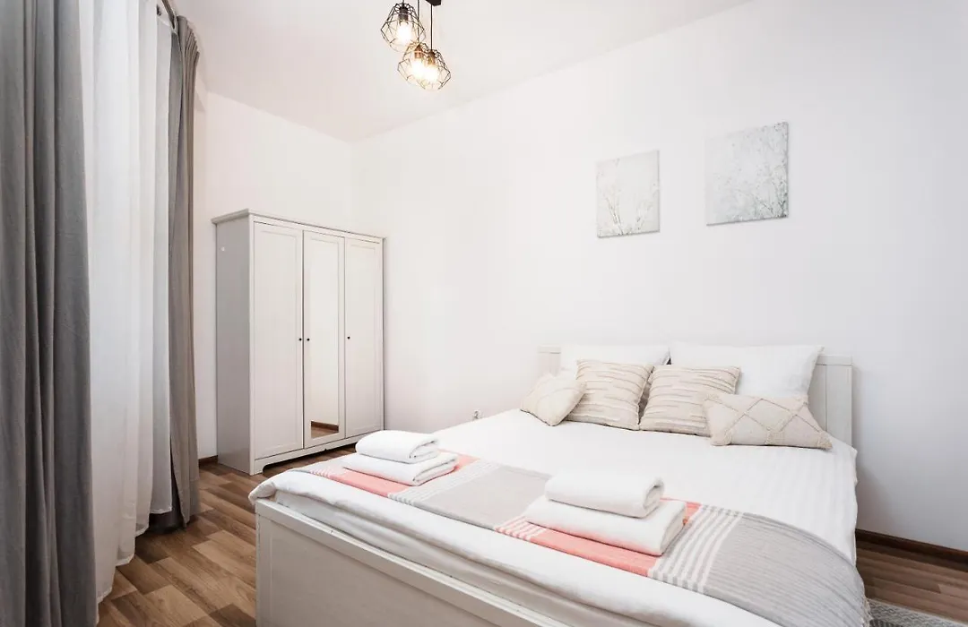 City Of The Kings-Camomile Apartment-1